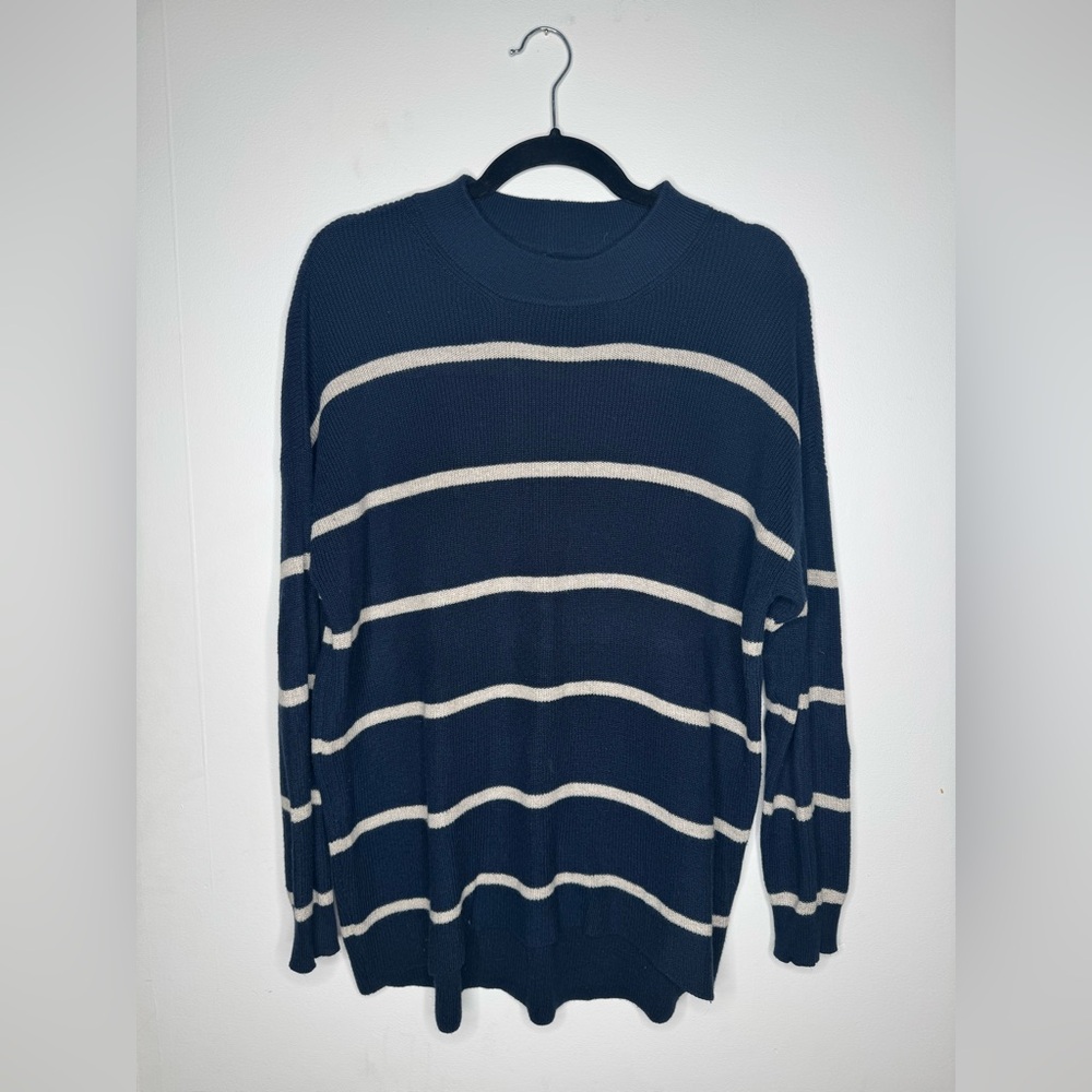 American Eagle Jegging Fit Sweater Navy and Cream Striped Size Medium